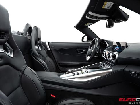 Used 2021 Mercedes-Benz AMG GT Roadster image 37