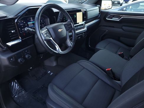 Used 2025 Chevrolet Silverado 1500 LT image 8