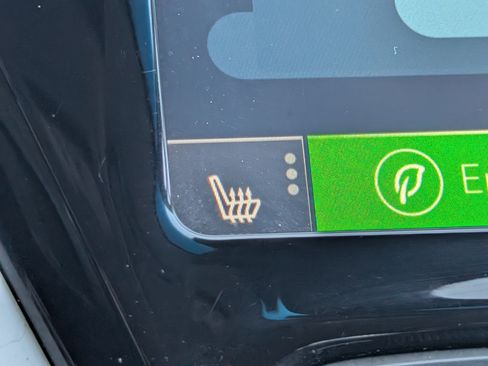 Used 2019 Chevrolet Bolt Premier w/ Infotainment Package FWD image 32