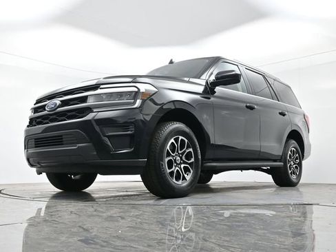 Used 2024 Ford Expedition XLT image 29