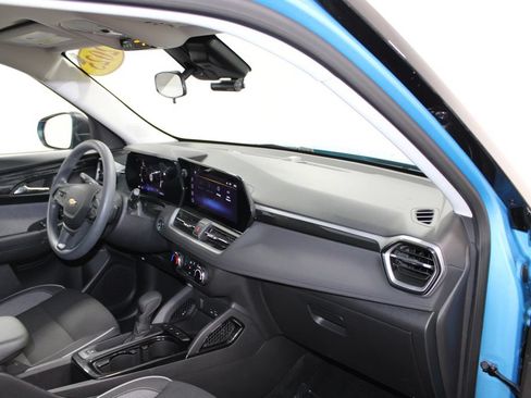 Used 2025 Chevrolet TrailBlazer LS w/ LS Convenience Package FWD image 26