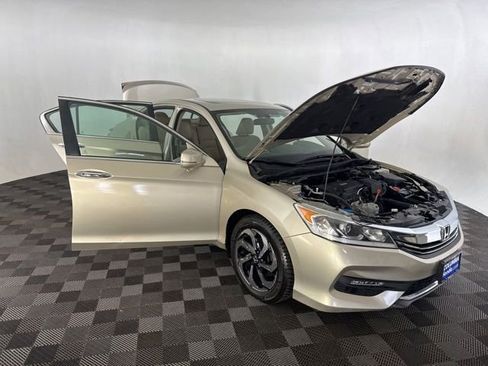 Certified 2017 Honda Accord EX image 15