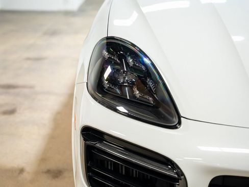 Used 2022 Porsche Cayenne GTS image 5