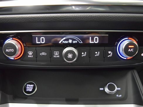 New 2025 Audi Q3 2.0T Premium Plus image 12