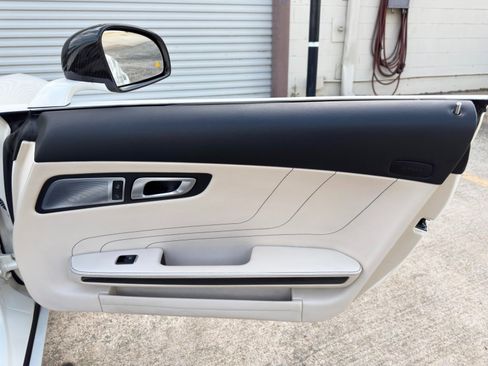 Used 2012 Mercedes-Benz SLS AMG Roadster image 42