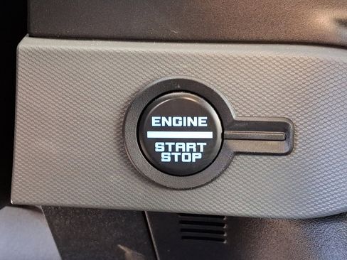 Used 2023 Ford Bronco Black Diamond image 25