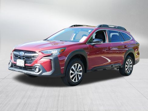 Used 2025 Subaru Outback Premium AWD/4WD image 3