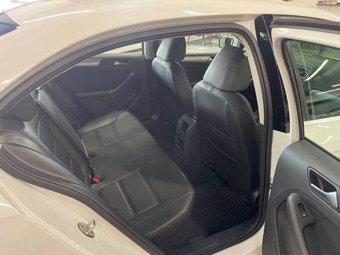 Used 2017 Volkswagen Jetta SE FWD image 48