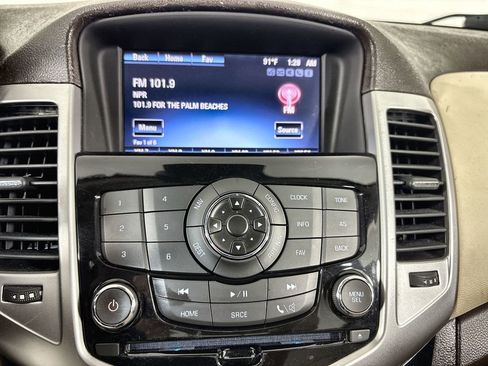 Used 2015 Chevrolet Cruze Diesel w/ Sun And Sound Package FWD image 12