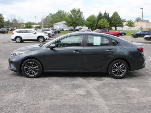 Used 2023 Kia Forte LXS FWD image 5
