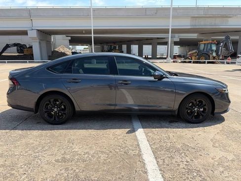 Used 2025 Honda Accord SE image 7