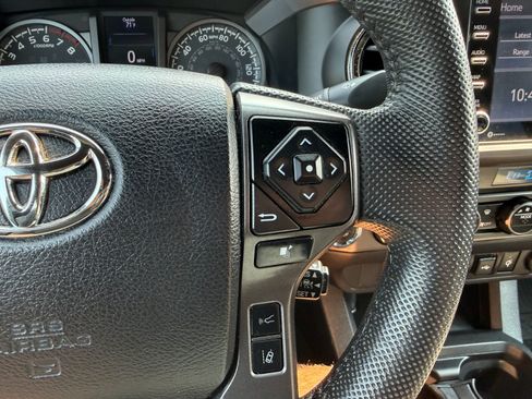 Used 2022 Toyota Tacoma TRD Sport AWD/4WD image 27