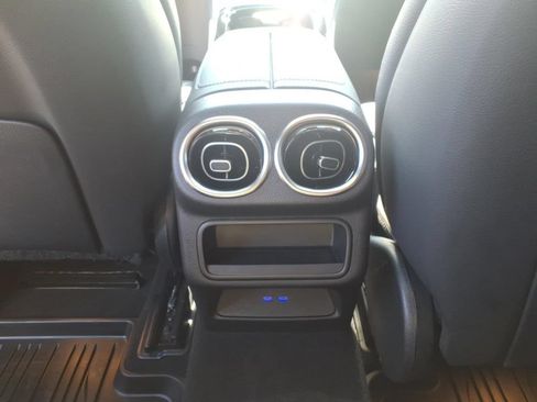 Used 2024 Mercedes-Benz GLC 300 4MATIC image 28