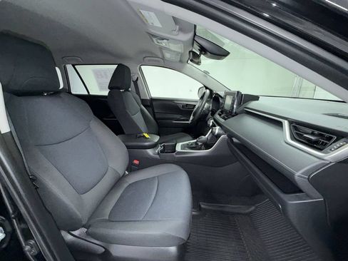 Used 2022 Toyota RAV4 LE AWD/4WD image 18