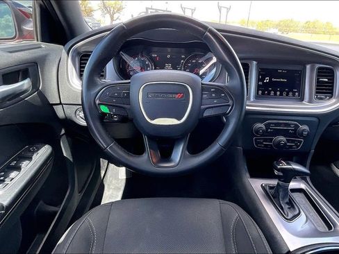 Used 2019 Dodge Charger SXT w/ Blacktop Package RWD image 8