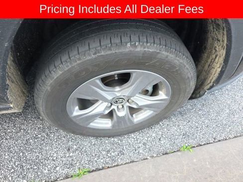 Used 2025 Toyota RAV4 LE AWD/4WD image 10