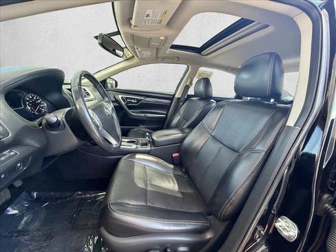 Used 2017 Nissan Altima 2.5 SL w/ Technology Package FWD image 11