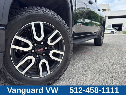 Used 2022 GMC Sierra 1500 AT4 w/ AT4 Premium Package AWD/4WD image 4