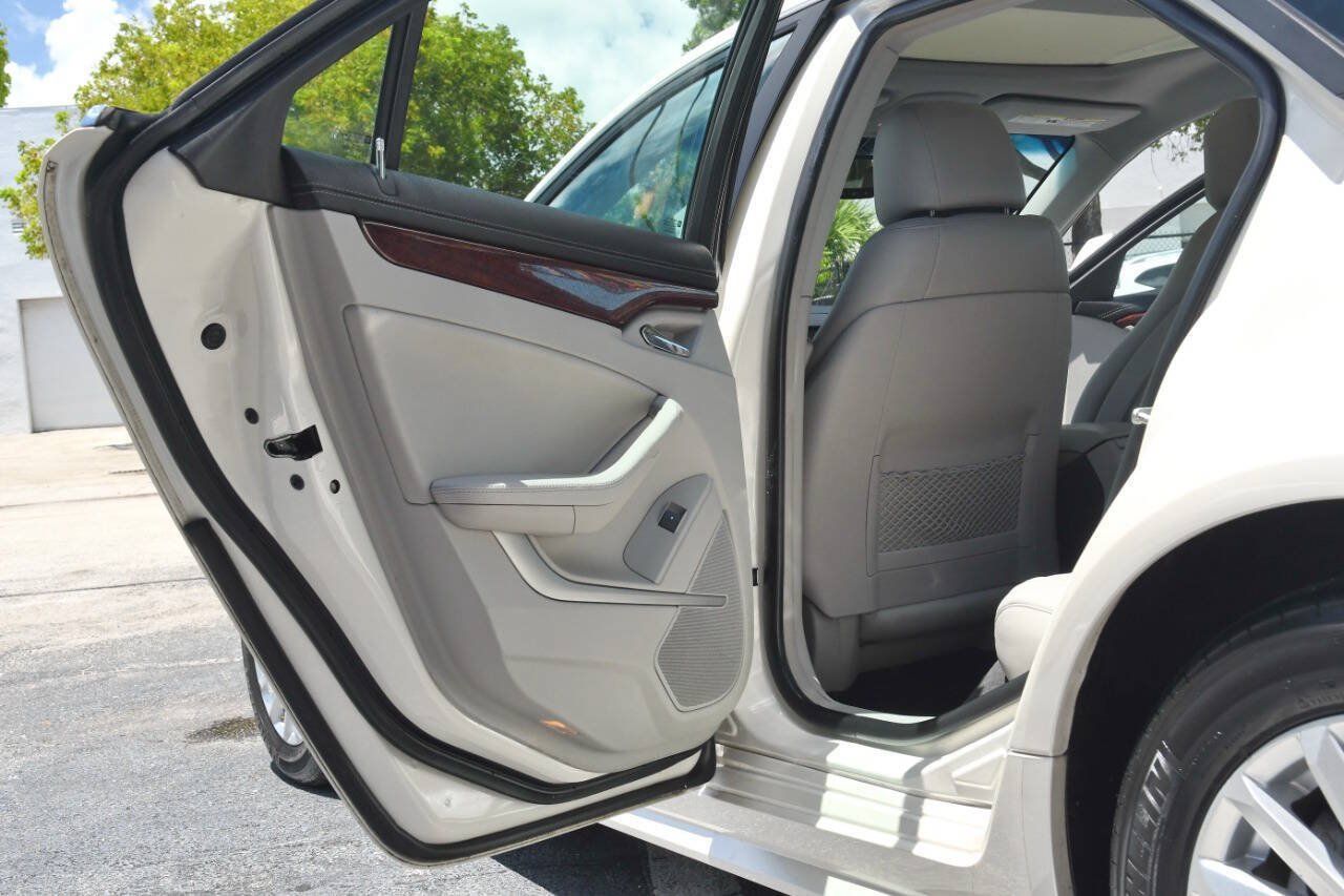 Used 2012 Cadillac CTS Luxury RWD image 17