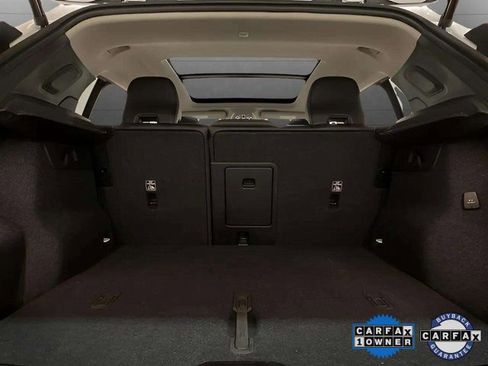 Used 2025 Volvo XC40 B5 Plus image 88