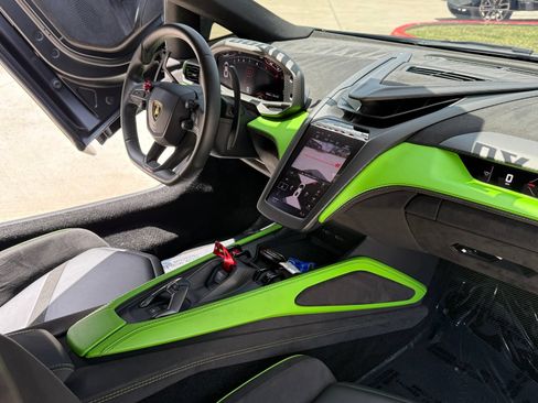 Used 2024 Lamborghini Revuelto AWD/4WD image 55