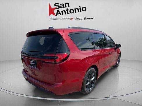 New 2026 Chrysler Pacifica Select w/ S Appearance Package FWD image 23