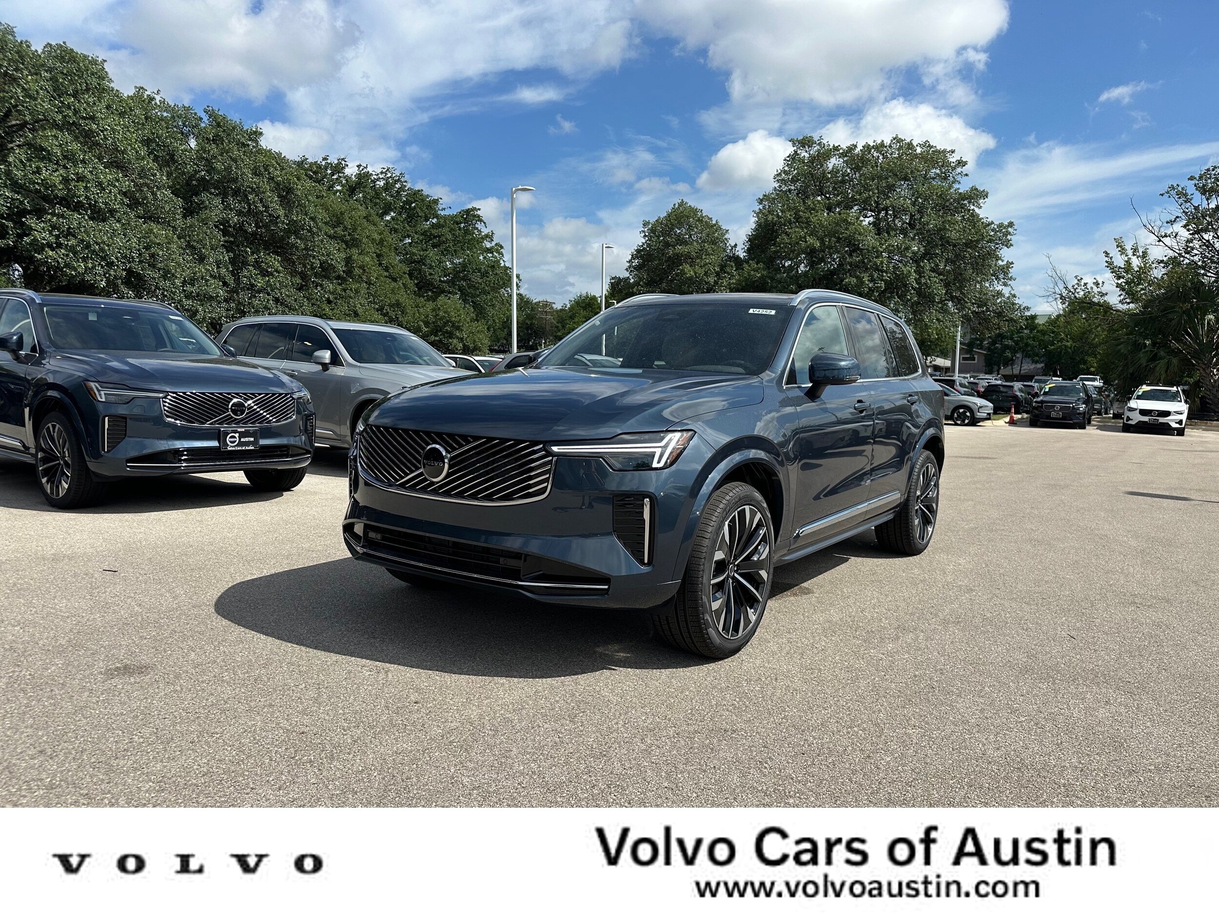 Used 2026 Volvo XC90 B6 Core AWD/4WD image 1