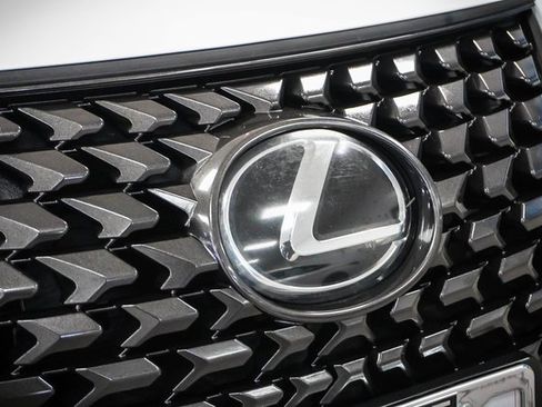 Used 2019 Lexus UX 200 image 27