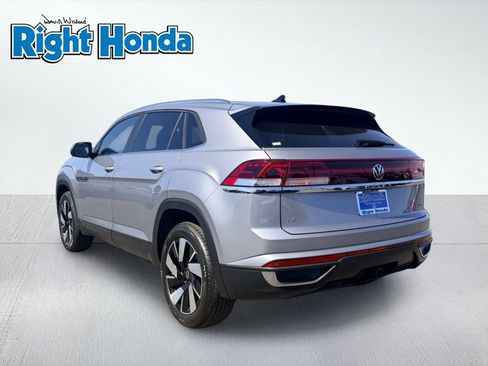 Used 2025 Volkswagen Atlas Cross Sport SE AWD/4WD image 4