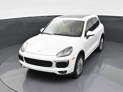 Used 2015 Porsche Cayenne S AWD/4WD image 27