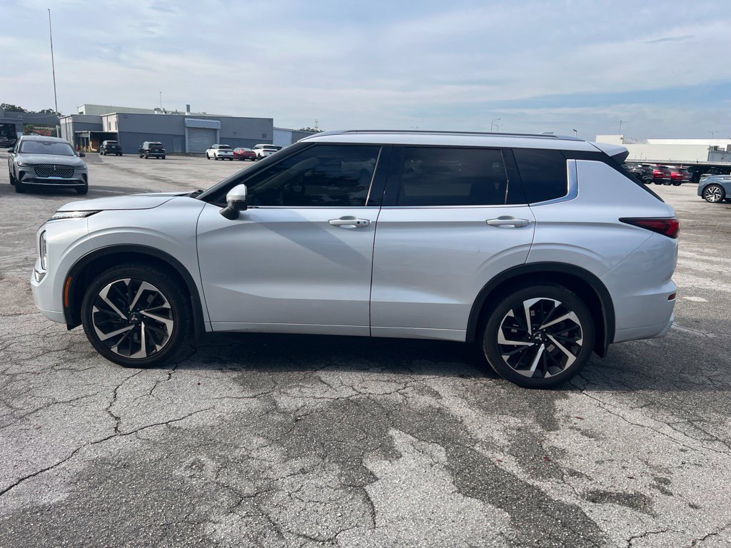 Used 2024 Mitsubishi Outlander SEL FWD image 6