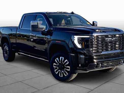 Used 2024 GMC Sierra 2500 Denali Ultimate image 3