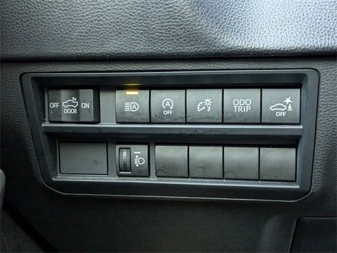 Used 2022 Toyota Tundra SR5 w/ Convenience Package image 23