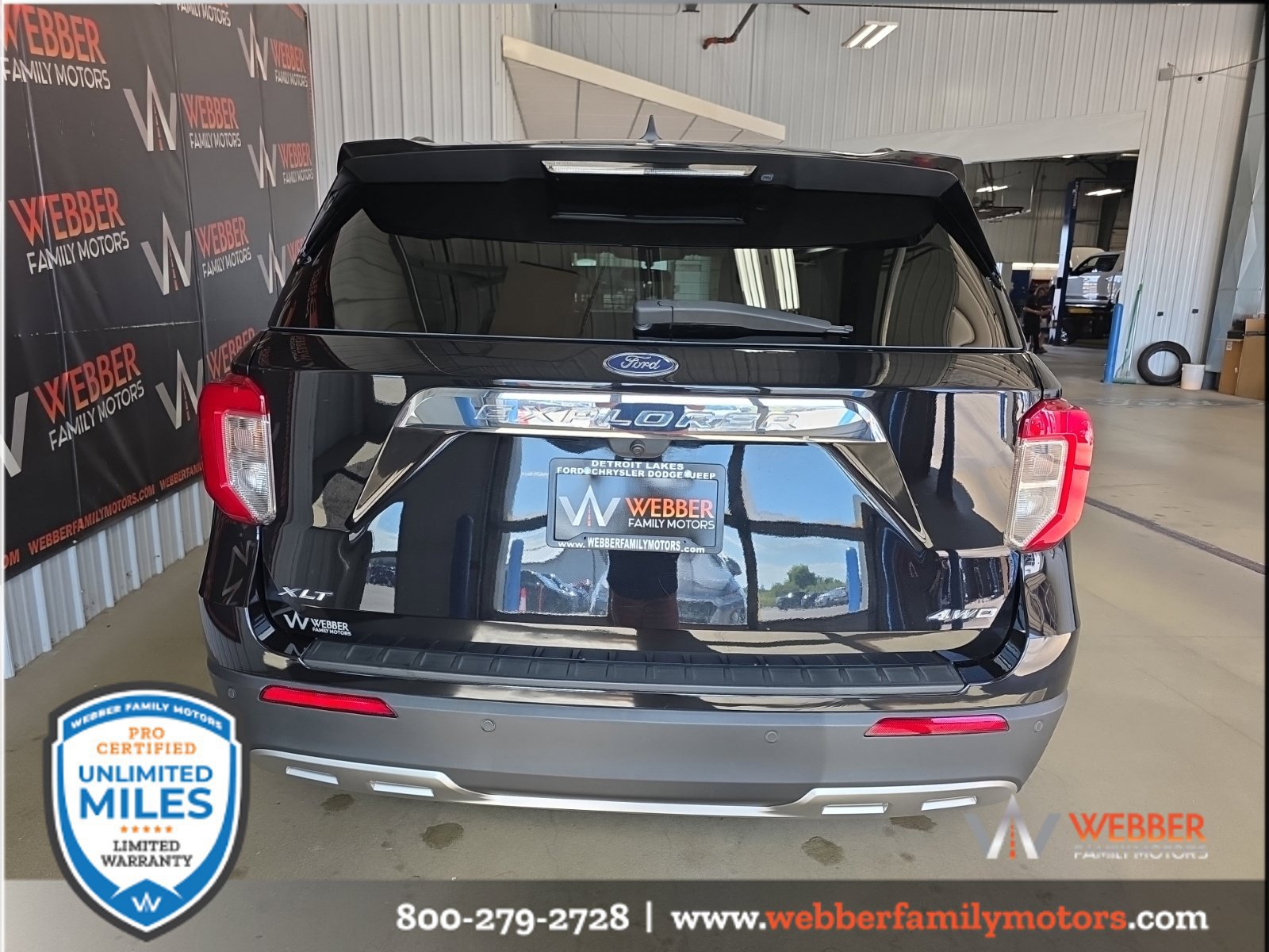 Used 2023 Ford Explorer XLT w/ Equipment Group 202A AWD/4WD image 5