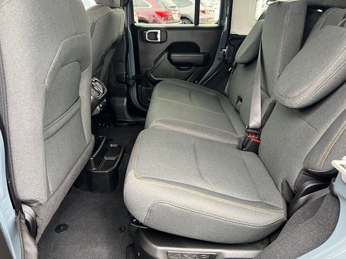 Used 2024 Jeep Wrangler Unlimited w/ Technology Group image 30