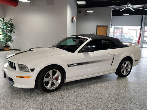 Used 2008 Ford Mustang GT Premium RWD image 7