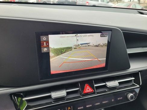 New 2026 Kia Niro LX image 9