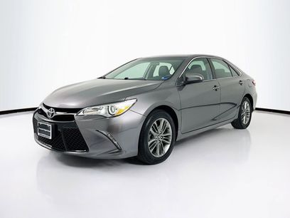Used 2016 Toyota Camry SE w/ Moonroof Package