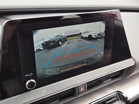 Certified 2025 Toyota Prius LE FWD image 18
