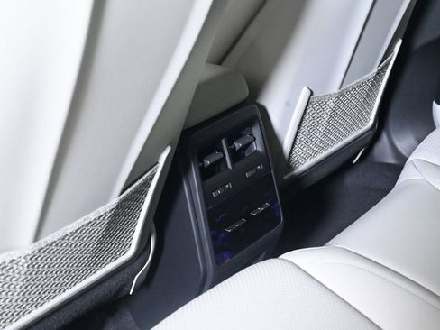 New 2025 Porsche Macan 4S Electric image 19