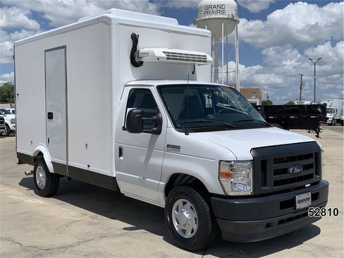 Used 2023 Ford E-350 and Econoline 350 Super Duty w/ Power Windows & Locks Group RWD image 3