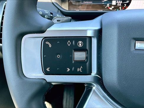 Certified 2025 Land Rover Discovery Dynamic SE AWD/4WD image 20