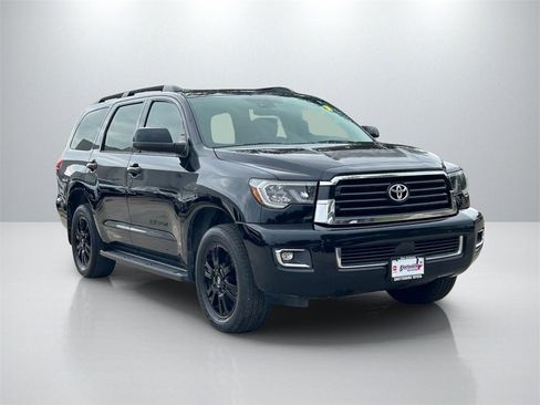 Used 2018 Toyota Sequoia TRD Sport image 3