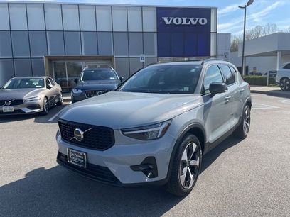 Used 2025 Volvo XC40 B5 Plus