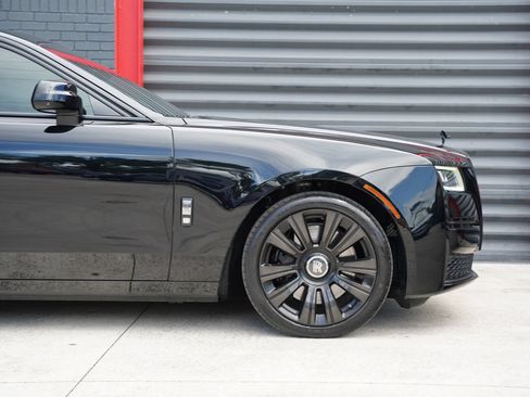 Used 2022 Rolls-Royce Ghost w/ Ghost Package AWD/4WD image 4