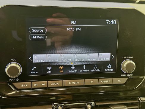 Used 2024 Nissan Pathfinder SV AWD/4WD image 21