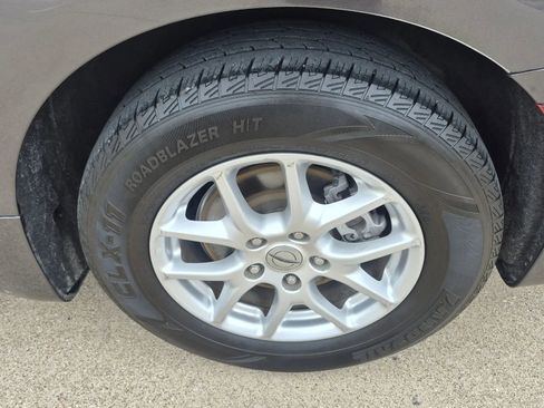 Used 2022 Chrysler Voyager LX image 9