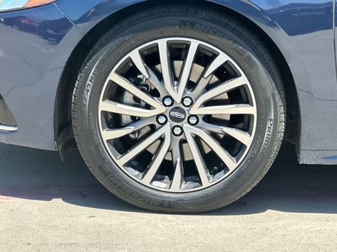 Used 2017 Lincoln Continental Select FWD image 27