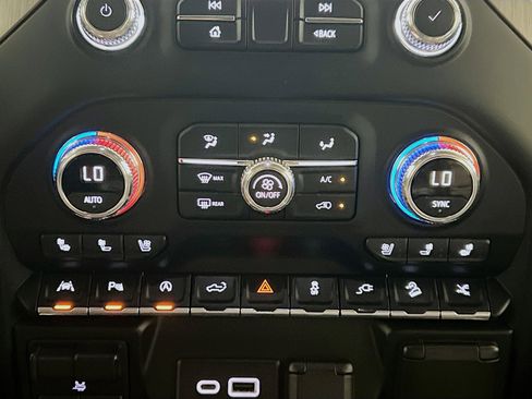 Used 2020 GMC Sierra 1500 Denali w/ Denali Ultimate Package AWD/4WD image 12