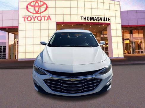 Used 2024 Chevrolet Malibu LT image 2